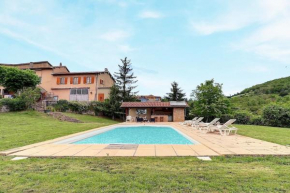 Authentic house with swimming pool - Near Lyon
